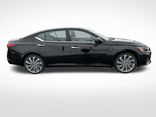 2025 Nissan Altima SL