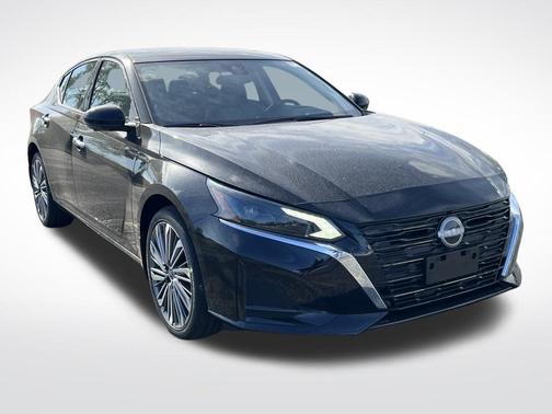2025 Nissan Altima SL