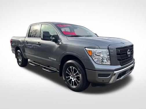 Gun Metallic 2024 Nissan Titan SV