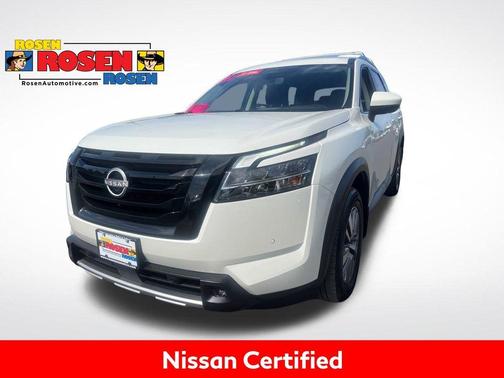 2023 Nissan Pathfinder SL
