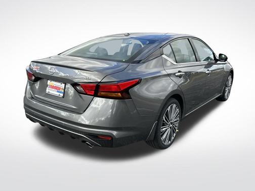2025 Nissan Altima SL