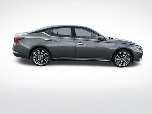 2025 Nissan Altima SL
