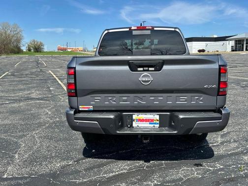 2025 Nissan Frontier SV