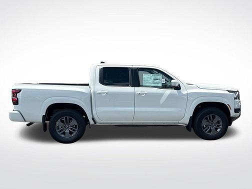 Glacier White 2026 Nissan Frontier SV
