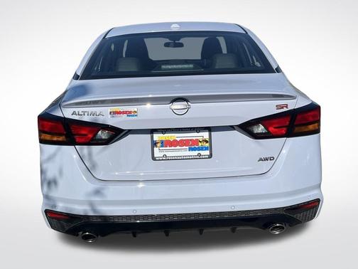 2025 Nissan Altima SR
