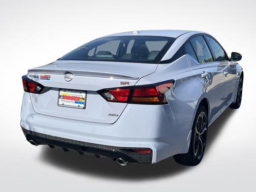 2025 Nissan Altima SR