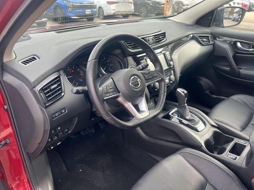 2022 Nissan Rogue Sport SL