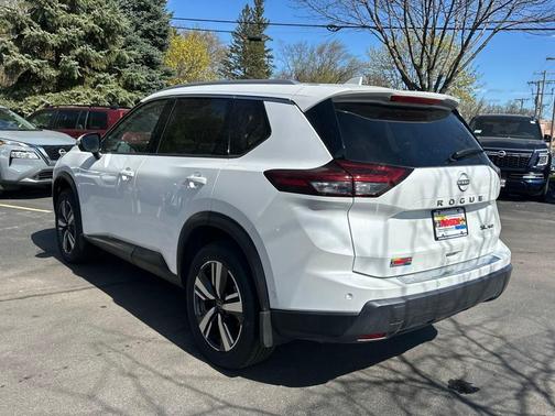 2025 Nissan Rogue SL