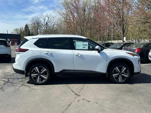 2025 Nissan Rogue SL