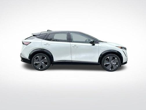 2025 Nissan ARIYA PLATINUM+
