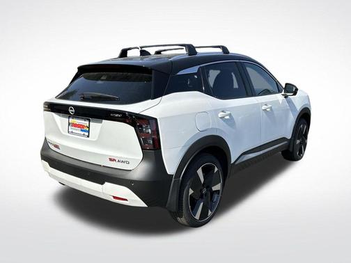 2t Wht Blk Roof 2026 Nissan Kicks SR