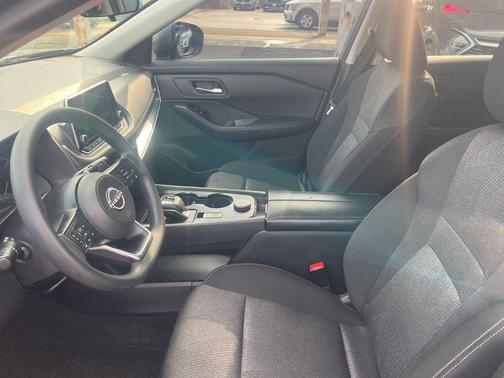 Gun Metallic 2024 Nissan Rogue SV