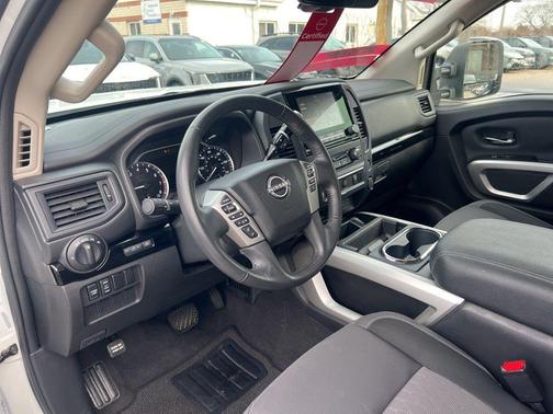 2024 Nissan Titan SV