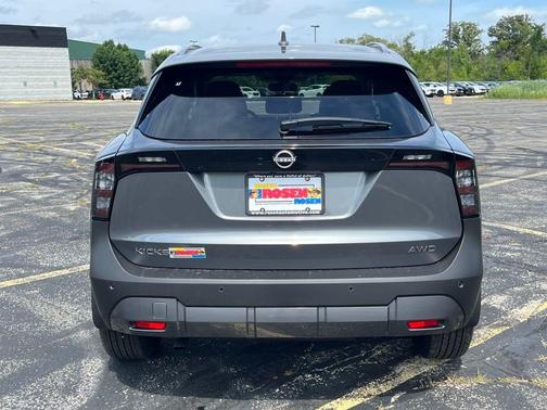 2025 Nissan Kicks SV