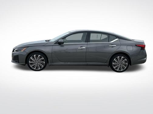 2025 Nissan Altima SL