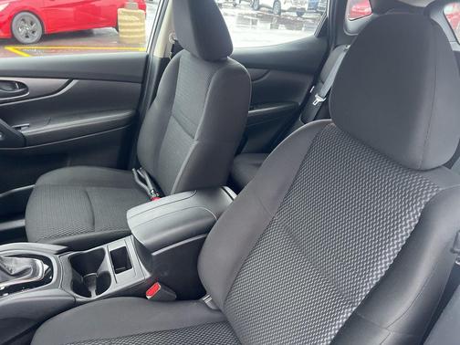 2022 Nissan Rogue Sport S