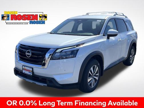 2025 Nissan Pathfinder SL