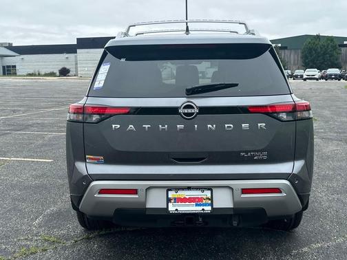 2025 Nissan Pathfinder Platinum