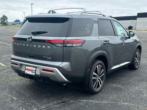 2025 Nissan Pathfinder Platinum