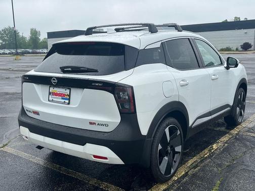 2025 Nissan Kicks SR