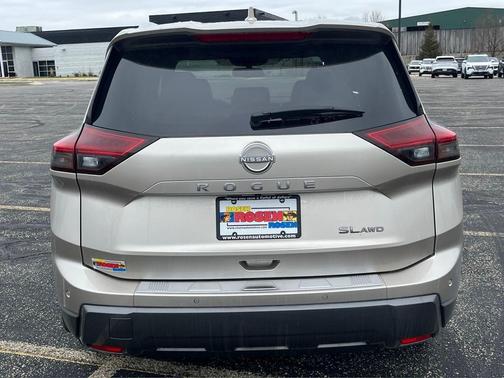 2025 Nissan Rogue SL