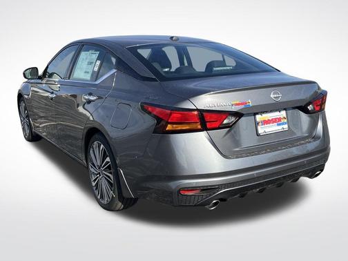 2025 Nissan Altima SL