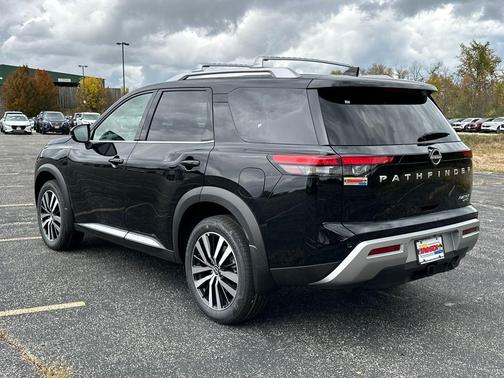 2025 Nissan Pathfinder Platinum