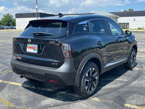 2025 Nissan Kicks SV