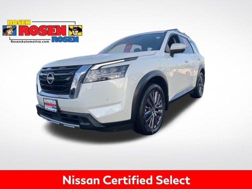2023 Nissan Pathfinder SL