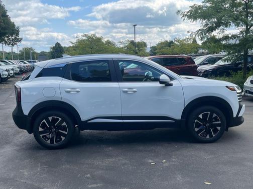 2025 Nissan Kicks SV