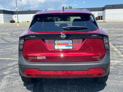 2025 Nissan Kicks SV