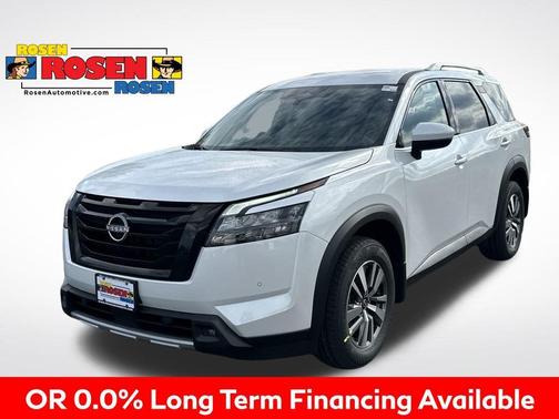 2025 Nissan Pathfinder SL