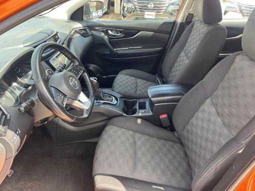 Monarch Orange 2017 Nissan Rogue Sport SV