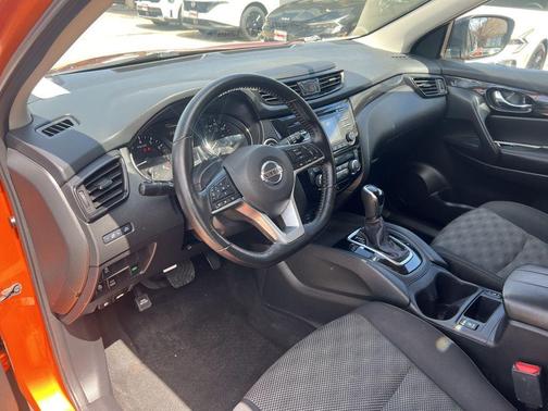 Monarch Orange 2017 Nissan Rogue Sport SV