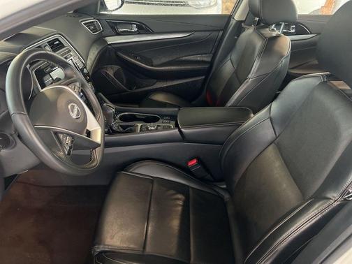 2023 Nissan Maxima SV