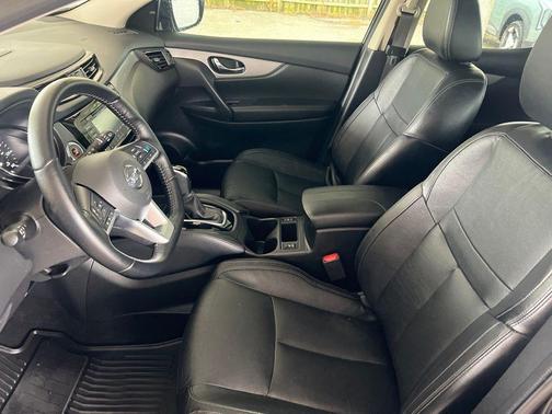 Magnetic Black 2020 Nissan Rogue Sport SL