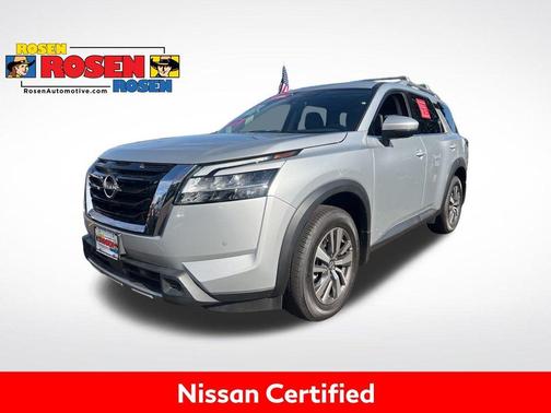 2024 Nissan Pathfinder SL
