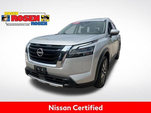 2024 Nissan Pathfinder SL