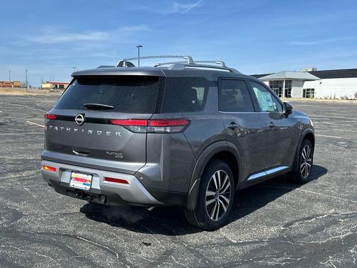 2025 Nissan Pathfinder Platinum