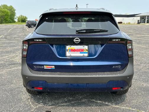 2025 Nissan Kicks SV