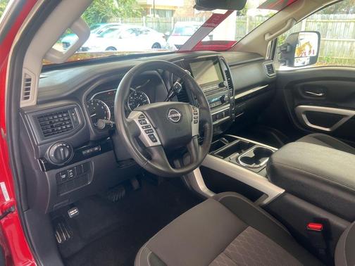 2024 Nissan Titan SV