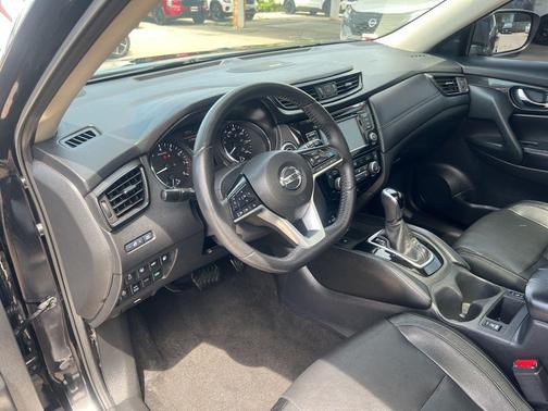 Magnetic Black 2020 Nissan Rogue SL