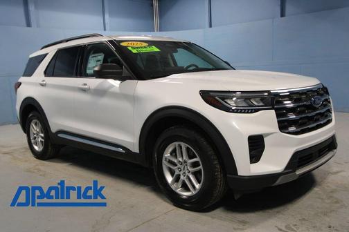 White Metallic 2025 Ford Explorer Active