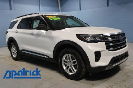 White Metallic 2025 Ford Explorer Active