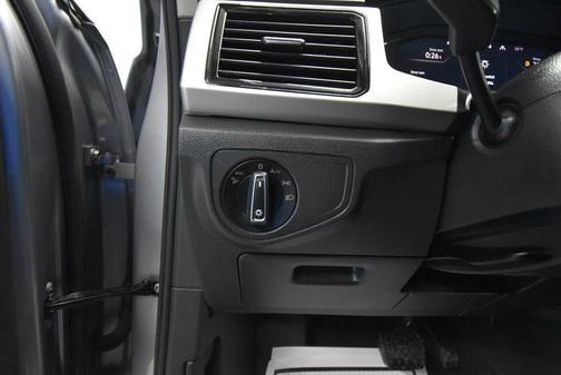 Pyrite Silver Metallic 2022 Volkswagen Atlas 3.6L SE w/Technology