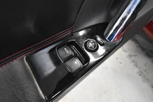 2009 Saturn Sky Ruby Red SE