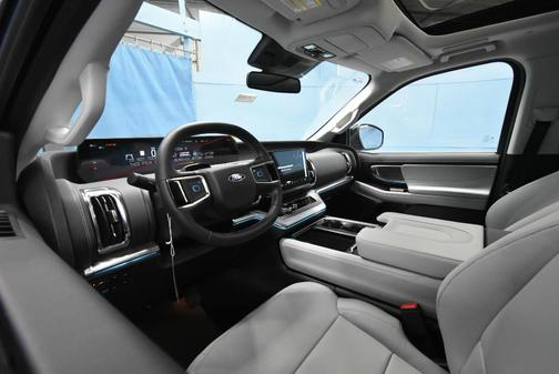 Agate Black 2026 Ford Expedition Platinum