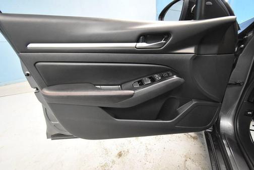 Gun Metallic 2024 Nissan Altima 2.5 SR