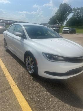 2015 Chrysler 200 S