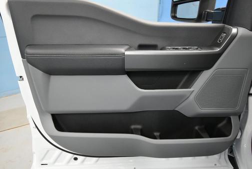 Oxford White 2027 Ford F-350 Super Duty